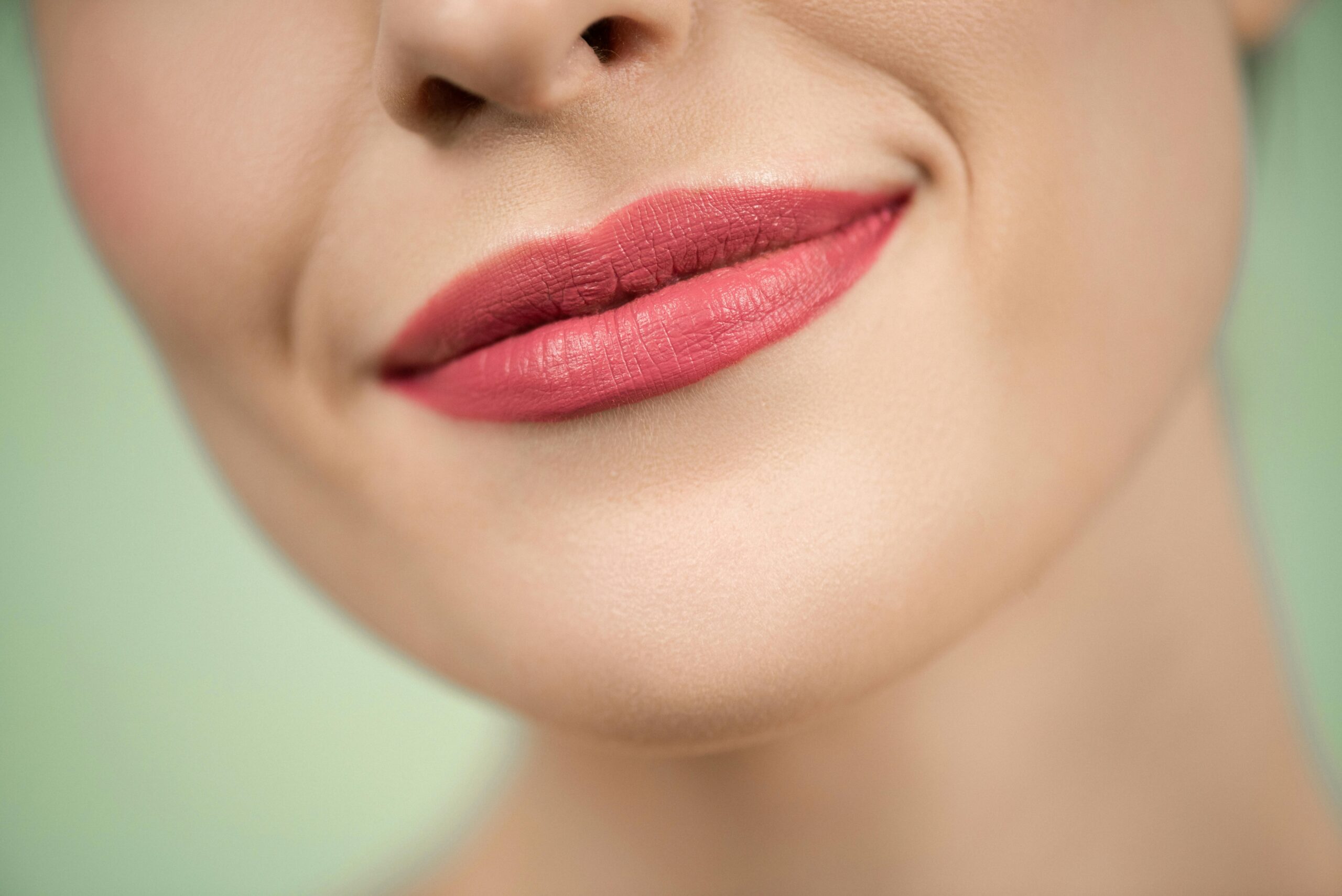 PMU Lippen – frische Farbe und schöne Kontur für jeden Tag